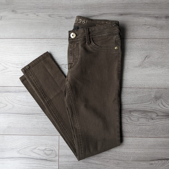 DL1961 Amanda Skinny - Picture 3 of 9